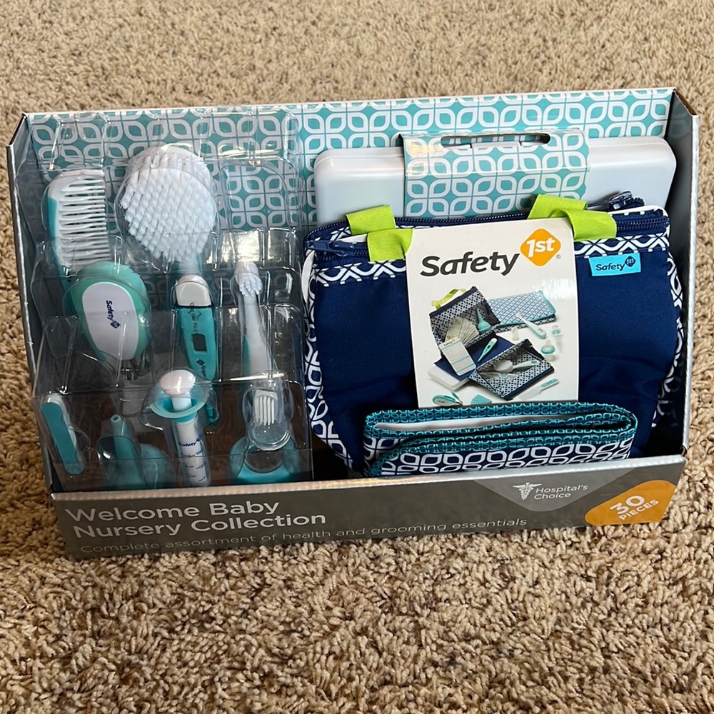 LIKE BRAND NEW Safety 1st Welcome Baby Nursery Collection 29-piece set!!
